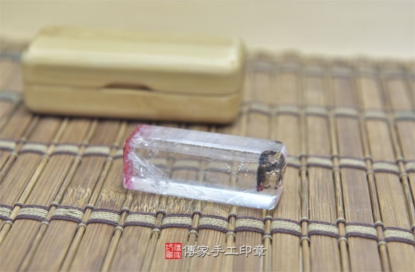 半手工噴砂印章：白水晶臍帶章實際成品、印章作品分享、白水晶印章材質介紹。（臍帶印章、肚臍章、肚臍印章，胎毛印章，一圓一方）傳家手工印章新竹店2020.09.12