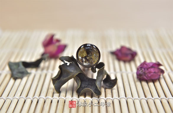 電腦刻印印章:紅紫檀木臍帶章實際成品、印章作品分享、紅紫檀木印章材質介紹。(臍帶印章、肚臍章、肚臍印章,胎毛印章,一圓一方)傳家手工印章新竹店2020.09.14 電腦刻印印章:紅紫檀木臍帶章實際成品、印章作品分享、紅紫檀木印章材質介紹。(臍帶印章、肚臍章、肚臍印章,胎毛印章,一圓一方)傳家手工印章新竹店2020.09.14