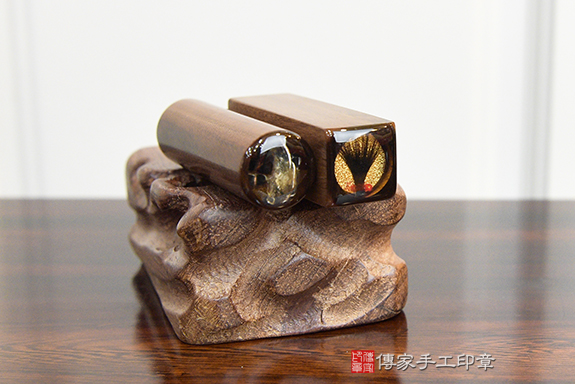 電腦刻印章:紅紫檀木臍帶章實際成品、印章作品分享、紅紫檀木印章材質介紹。(臍帶印章、肚臍章、肚臍印章,胎毛印章,一圓一方)傳家手工印章桃園店。2020.09.14 電腦刻印章:紅紫檀木臍帶章實際成品、印章作品分享、紅紫檀木印章材質介紹。(臍帶印章、肚臍章、肚臍印章,胎毛印章,一圓一方)傳家手工印章桃園店。2020.09.14