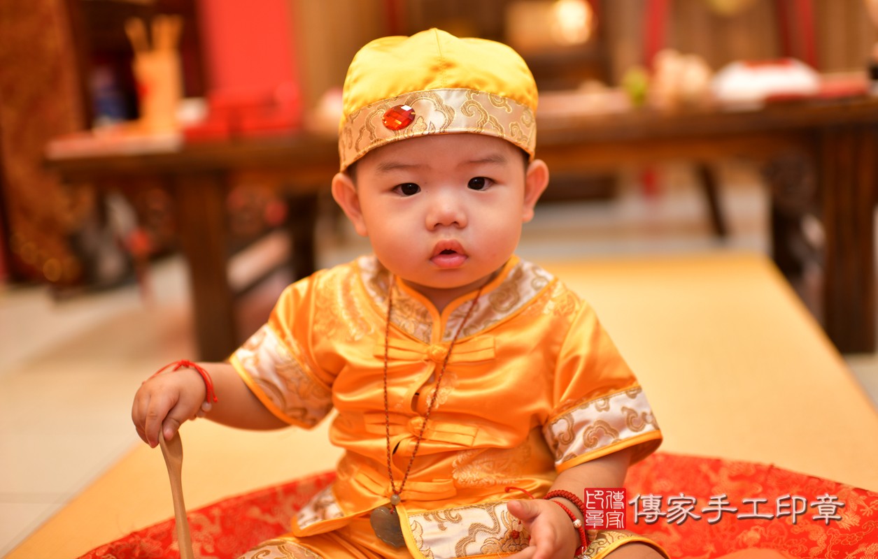 鳳山區黃寶寶古禮抓周：周歲抓周活動和儀式，一切圓滿。照片1