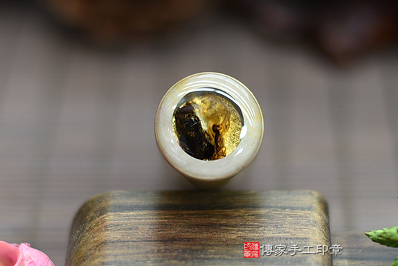 半手工噴砂印章:五彩瑪瑙臍帶章實際成品、印章作品分享、五彩瑪瑙印章材質介紹。(臍帶印章、肚臍章、肚臍印章,胎毛印章,一圓一方)傳家手工印章桃園店。2020.10.24 半手工噴砂印章:五彩瑪瑙臍帶章實際成品、印章作品分享、五彩瑪瑙印章材質介紹。(臍帶印章、肚臍章、肚臍印章,胎毛印章,一圓一方)傳家手工印章桃園店。2020.10.24