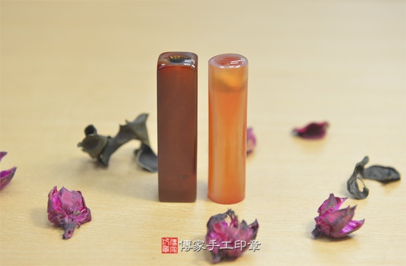 半手工噴砂印章：紅瑪瑙臍帶章實際成品、印章作品分享、紅瑪瑙印章材質介紹。（臍帶印章、肚臍章、肚臍印章，胎毛印章，一圓一方）傳家手工印章新竹店2020.11.01