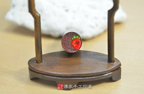 電腦刻印印章:綠檀木臍帶章實際成品、印章作品分享、綠檀木印章材質介紹。(臍帶印章、肚臍章、肚臍印章,胎毛印章,一圓一方)傳家手工印章新竹店2020.11.02 電腦刻印印章:綠檀木臍帶章實際成品、印章作品分享、綠檀木印章材質介紹。(臍帶印章、肚臍章、肚臍印章,胎毛印章,一圓一方)傳家手工印章新竹店2020.11.02