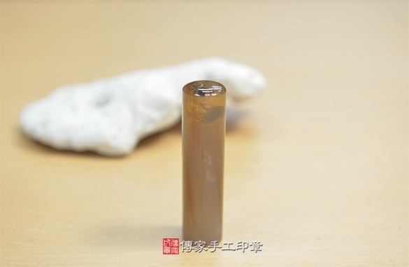 電腦刻印印章:赤牛角臍帶章實際成品、印章作品分享、赤牛角印章材質介紹。(臍帶印章、肚臍章、肚臍印章,胎毛印章,一圓一方)傳家手工印章新竹店2030.11.03 電腦刻印印章:赤牛角臍帶章實際成品、印章作品分享、赤牛角印章材質介紹。(臍帶印章、肚臍章、肚臍印章,胎毛印章,一圓一方)傳家手工印章新竹店2030.11.03
