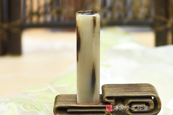 電腦刻印章:赤牛角臍帶章實際成品、印章作品分享、赤牛角印章材質介紹。(臍帶印章、肚臍章、肚臍印章,胎毛印章,一圓一方)傳家手工印章桃園店。2020.11.17 電腦刻印章:赤牛角臍帶章實際成品、印章作品分享、赤牛角印章材質介紹。(臍帶印章、肚臍章、肚臍印章,胎毛印章,一圓一方)傳家手工印章桃園店。2020.11.17