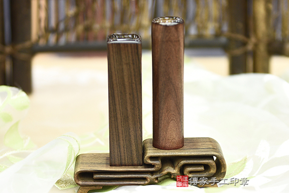 電腦刻印章:玫瑰黑檀木臍帶章實際成品、印章作品分享、玫瑰黑檀木印章材質介紹。(臍帶印章、肚臍章、肚臍印章,胎毛印章,一圓一方)傳家手工印章桃園店。2020.11.19 電腦刻印章:玫瑰黑檀木臍帶章實際成品、印章作品分享、玫瑰黑檀木印章材質介紹。(臍帶印章、肚臍章、肚臍印章,胎毛印章,一圓一方)傳家手工印章桃園店。2020.11.19