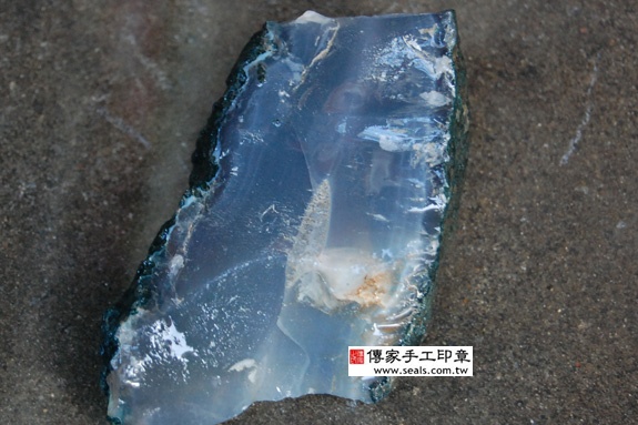 全手工噴砂印章:藍瑪瑙臍帶章和胎毛章實際成品、印章作品分享、藍瑪瑙印章材質介紹。(臍帶印章、肚臍章、肚臍印章,胎毛印章,一圓一方)傳家手工印章桃園店。2020.12.04 全手工噴砂印章:藍瑪瑙臍帶章和胎毛章實際成品、印章作品分享、藍瑪瑙印章材質介紹。(臍帶印章、肚臍章、肚臍印章,胎毛印章,一圓一方)傳家手工印章桃園店。2020.12.04