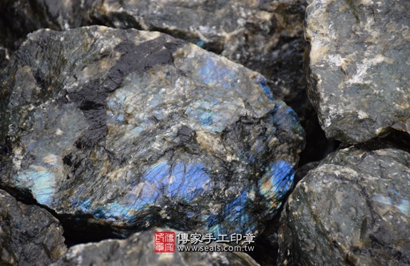 全手工噴砂印章：閃光石臍帶章胎毛章實際成品、印章作品分享、閃光石印章材質介紹。（臍帶印章、肚臍章、肚臍印章，胎毛印章，一圓一方）傳家手工印章桃園店。2020.12.08