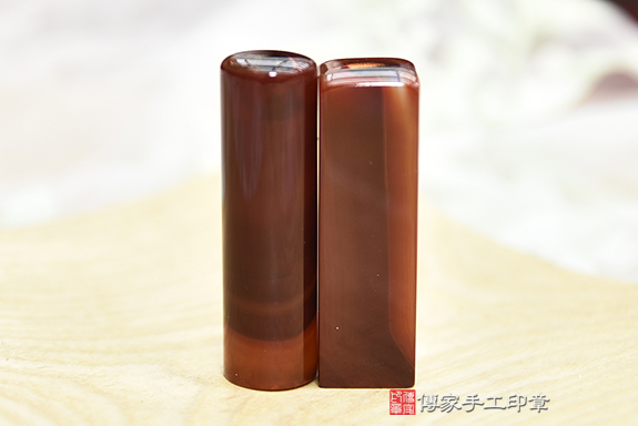 全手工噴砂印章:紅瑪瑙臍帶章實際成品、印章作品分享、紅瑪瑙印章材質介紹。(臍帶印章、肚臍章、肚臍印章,胎毛印章,一圓一方)傳家手工印章桃園店。2020.12.15 全手工噴砂印章:紅瑪瑙臍帶章實際成品、印章作品分享、紅瑪瑙印章材質介紹。(臍帶印章、肚臍章、肚臍印章,胎毛印章,一圓一方)傳家手工印章桃園店。2020.12.15