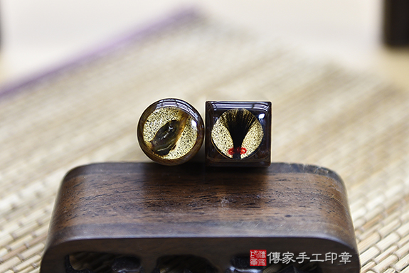 電腦刻印章:綠檀木臍帶章實際成品、印章作品分享、綠檀木印章材質介紹。(臍帶印章、肚臍章、肚臍印章,胎毛印章,一圓一方)傳家手工印章桃園店。2020.12.16 電腦刻印章:綠檀木臍帶章實際成品、印章作品分享、綠檀木印章材質介紹。(臍帶印章、肚臍章、肚臍印章,胎毛印章,一圓一方)傳家手工印章桃園店。2020.12.16