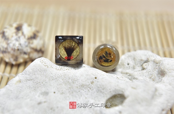 電腦刻印印章:赤牛角臍帶章實際成品、印章作品分享、赤牛角印章材質介紹。(臍帶印章、肚臍章、肚臍印章,胎毛印章,一圓一方)傳家手工印章新竹店2020.12.15 電腦刻印印章:赤牛角臍帶章實際成品、印章作品分享、赤牛角印章材質介紹。(臍帶印章、肚臍章、肚臍印章,胎毛印章,一圓一方)傳家手工印章新竹店2020.12.15