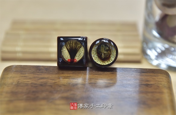 電腦刻印印章:紅紫檀木臍帶章實際成品、印章作品分享、紅紫檀木印章材質介紹。(臍帶印章、肚臍章、肚臍印章,胎毛印章,一圓一方)傳家手工印章新竹店2020.12.16 電腦刻印印章:紅紫檀木臍帶章實際成品、印章作品分享、紅紫檀木印章材質介紹。(臍帶印章、肚臍章、肚臍印章,胎毛印章,一圓一方)傳家手工印章新竹店2020.12.16
