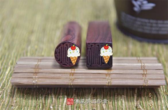 電腦刻印印章:玫瑰紅檀臍帶章實際成品、印章作品分享、玫瑰紅檀印章材質介紹。(臍帶印章、肚臍章、肚臍印章,胎毛印章,一圓一方)傳家手工印章新竹店2020.12.24 電腦刻印印章:玫瑰紅檀臍帶章實際成品、印章作品分享、玫瑰紅檀印章材質介紹。(臍帶印章、肚臍章、肚臍印章,胎毛印章,一圓一方)傳家手工印章新竹店2020.12.24