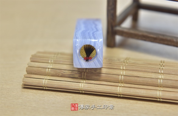 全手工噴砂印章:藍紋玉臍帶章實際成品、印章作品分享、藍紋玉印章材質介紹。(臍帶印章、肚臍章、肚臍印章,胎毛印章,一圓一方)傳家手工印章新竹店2020.12.26 全手工噴砂印章:藍紋玉臍帶章實際成品、印章作品分享、藍紋玉印章材質介紹。(臍帶印章、肚臍章、肚臍印章,胎毛印章,一圓一方)傳家手工印章新竹店2020.12.26