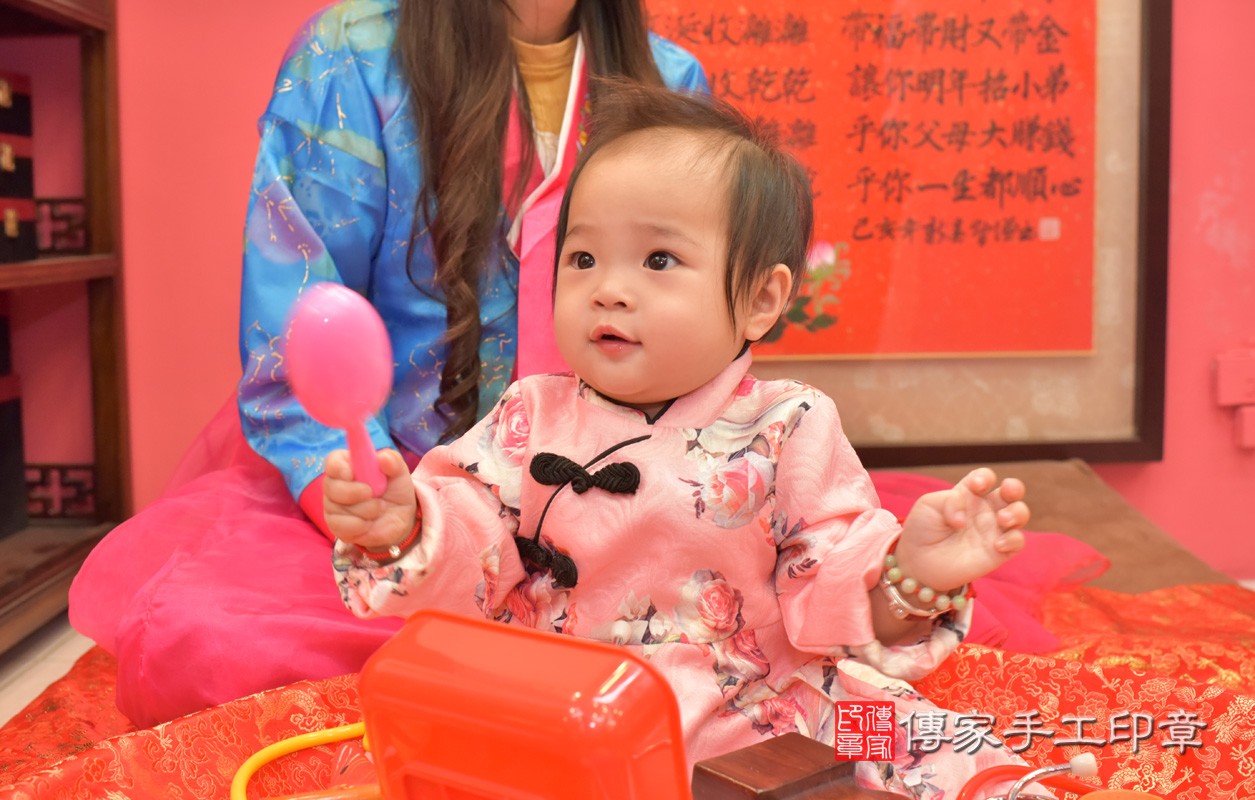 北區鄭寶寶古禮抓周：周歲抓周活動和儀式，一切圓滿。照片1