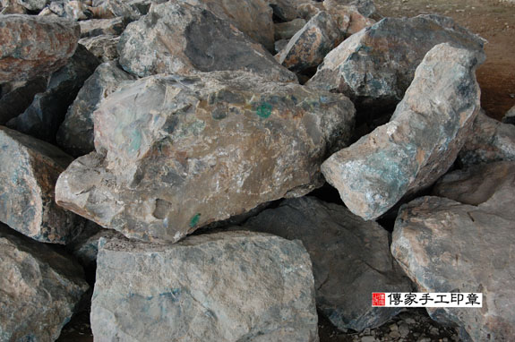 全手工噴砂印章:碧玉臍帶章實際成品、印章作品分享、碧玉印章材質介紹。(臍帶印章、肚臍章、肚臍印章,胎毛印章,一圓一方)傳家手工印章桃園店。2020.12.22 全手工噴砂印章:碧玉臍帶章實際成品、印章作品分享、碧玉印章材質介紹。(臍帶印章、肚臍章、肚臍印章,胎毛印章,一圓一方)傳家手工印章桃園店。2020.12.22