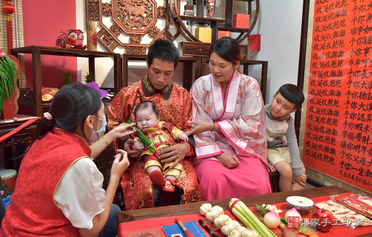 新竹市香山區戴寶寶古禮收涎祝福活動。2020.11.16 照片32