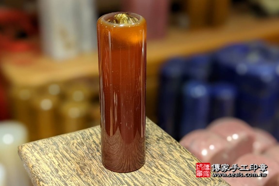 半手工噴砂印章:紅瑪瑙臍帶章實際成品、印章作品分享、紅瑪瑙印章材質介紹。(臍帶印章、肚臍章、肚臍印章,一圓一方)傳家手工印章高雄店。2021.02.01 半手工噴砂印章:紅瑪瑙臍帶章實際成品、印章作品分享、紅瑪瑙印章材質介紹。(臍帶印章、肚臍章、肚臍印章,一圓一方)傳家手工印章高雄店。2021.02.01