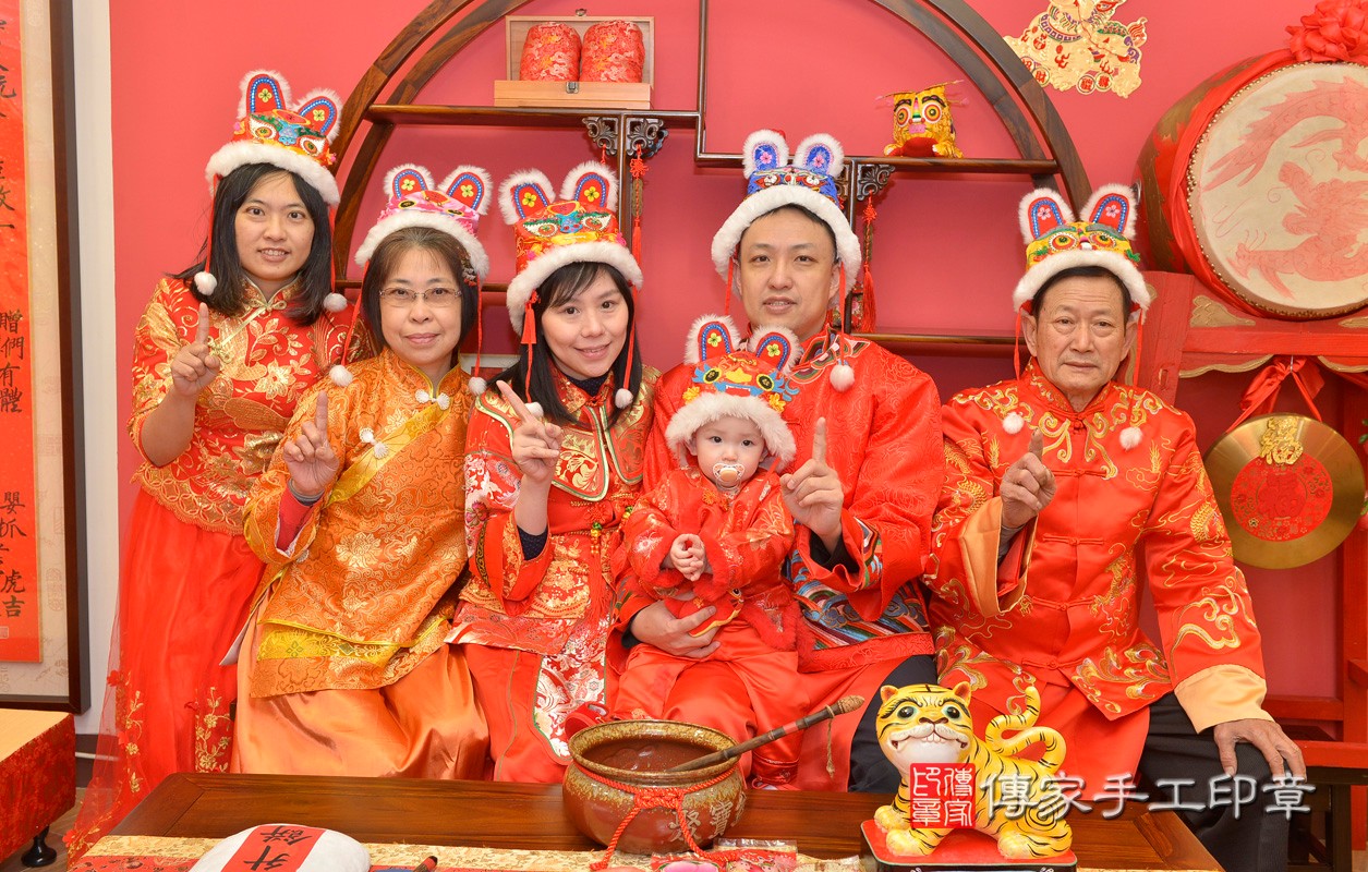 永和區程寶寶古禮抓周：抓周全家福大合照。照片5