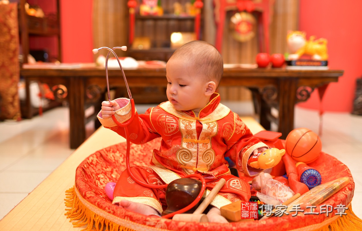 鳳山區洪寶寶古禮抓周：周歲抓周活動和儀式，一切圓滿。照片7