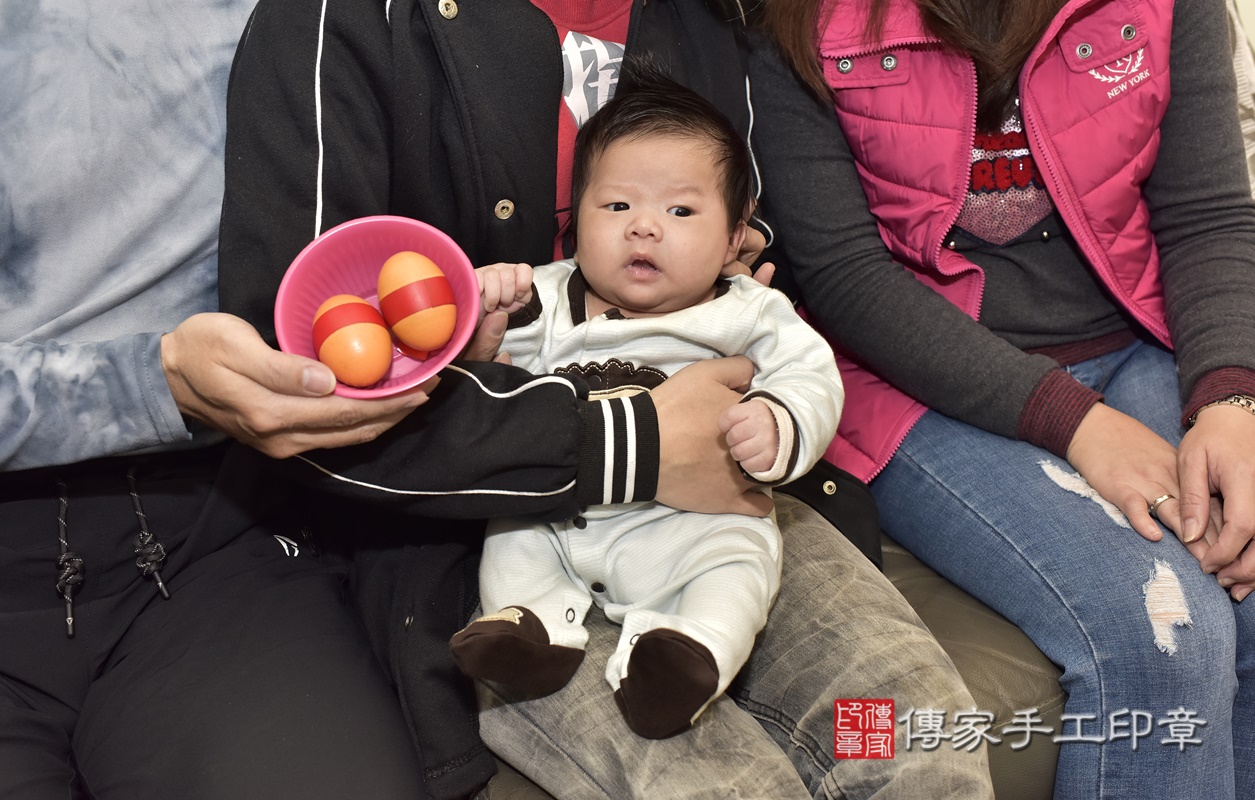 剃胎毛、滿月剃頭、嬰兒剃頭、嬰兒理髮、嬰兒剃髮、嬰兒剃胎毛、嬰兒滿月剃頭、寶寶剃頭、剃胎毛儀式、剃胎毛吉祥話、滿月剃頭儀式、滿月剃頭吉祥話、寶寶剃胎毛、寶寶滿月剃頭理髮、 新北市樹林區剃胎毛、新北市樹林區滿月剃頭、新北市樹林區嬰兒剃頭剃胎毛、新北市樹林區嬰兒理髮、新北市嬰兒剃髮、 吳寶寶(新北市樹林區到府嬰兒寶寶滿月剃頭理髮、到府嬰兒剃胎毛儀式吉祥話)。到府剃頭剃胎毛主持、專業拍照、DVD光碟、證書。★購買「臍帶章、肚臍章、胎毛筆刷印章」贈送：剃頭、收涎、抓周，三選一。2021.03.02照片5