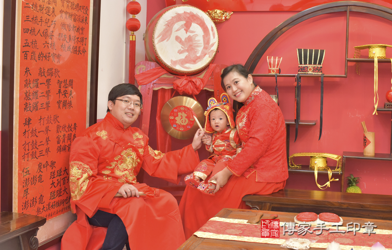 北區黃寶寶古禮抓周：抓周儀式【敲鑼歌】。照片1