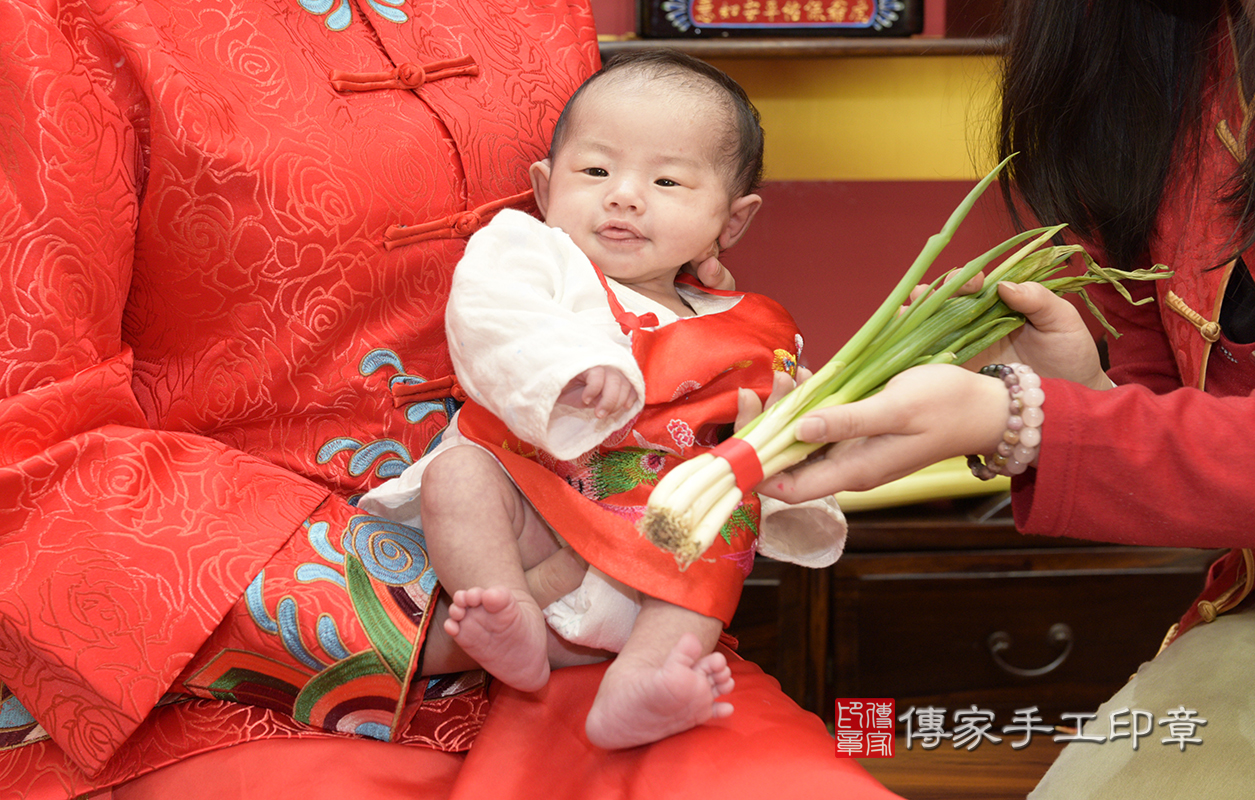 讓吳寶寶全校第一名，腦筋動得快，是個聰明的小孩(全家人版)