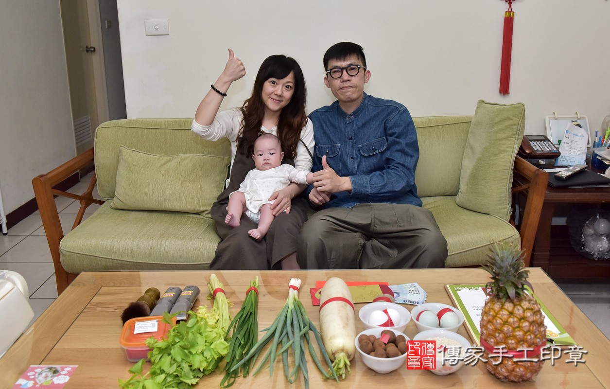 爸爸媽媽也來一張合照喔。