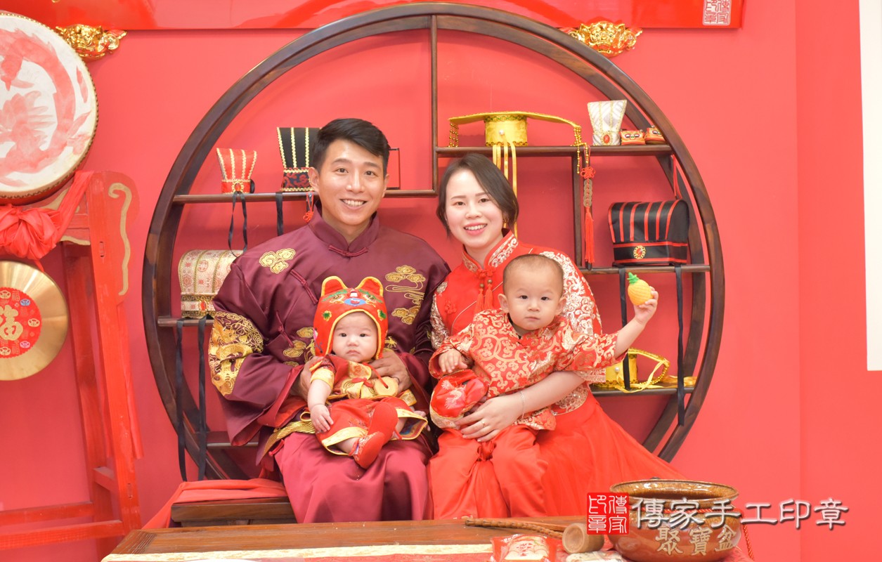 台中市北區黃寶寶古禮收涎祝福活動:收涎合照1
