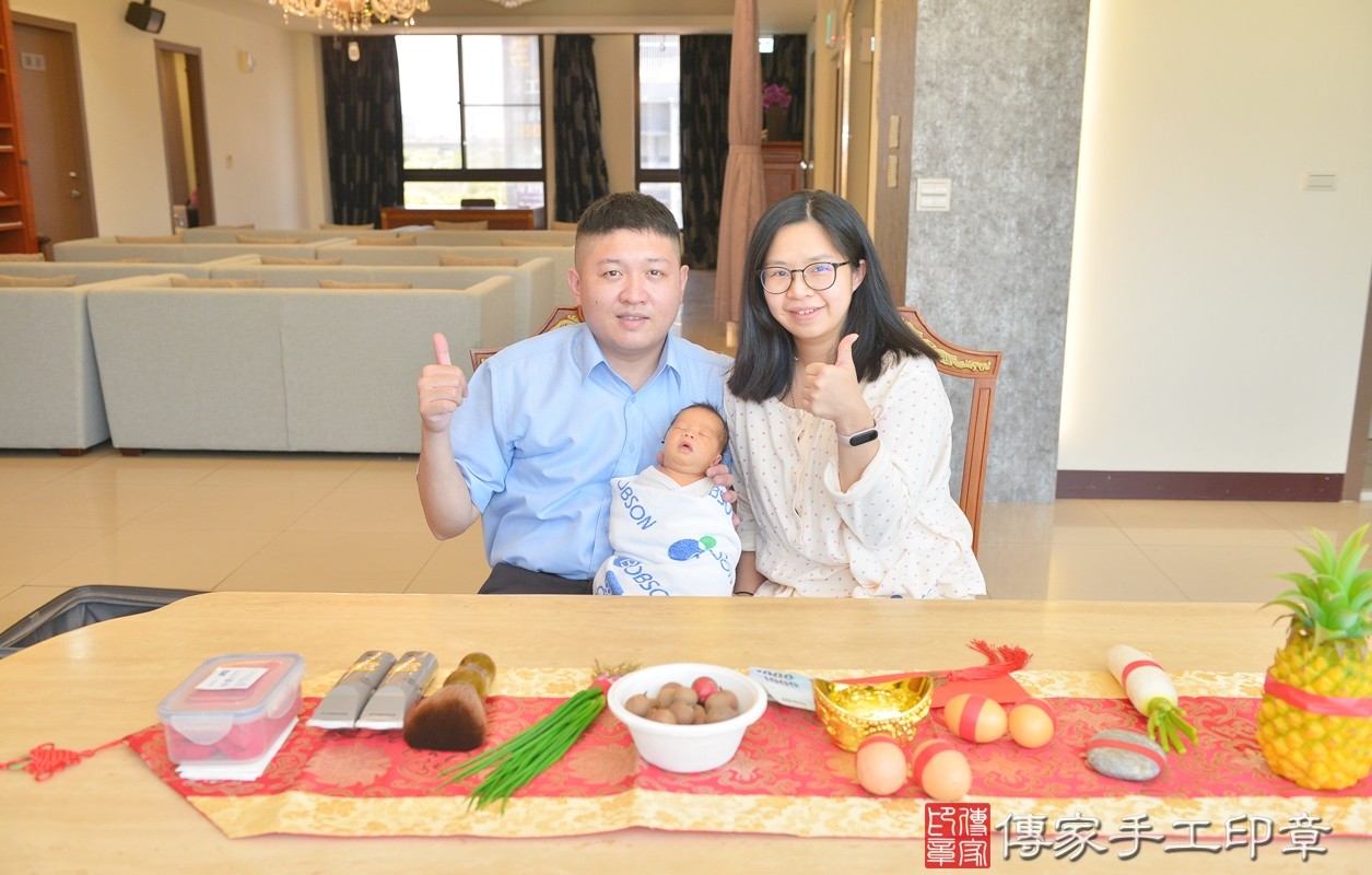 在儀式開始前，先來張合照，紀念一下這個重要時刻～