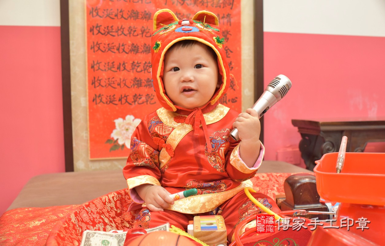 台中市北區王寶寶周歲抓周活動和儀式，一切圓滿。