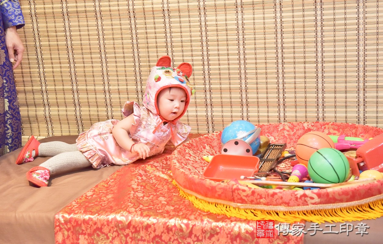 新竹市香山區謝寶寶周歲抓周活動和儀式，一切圓滿。
