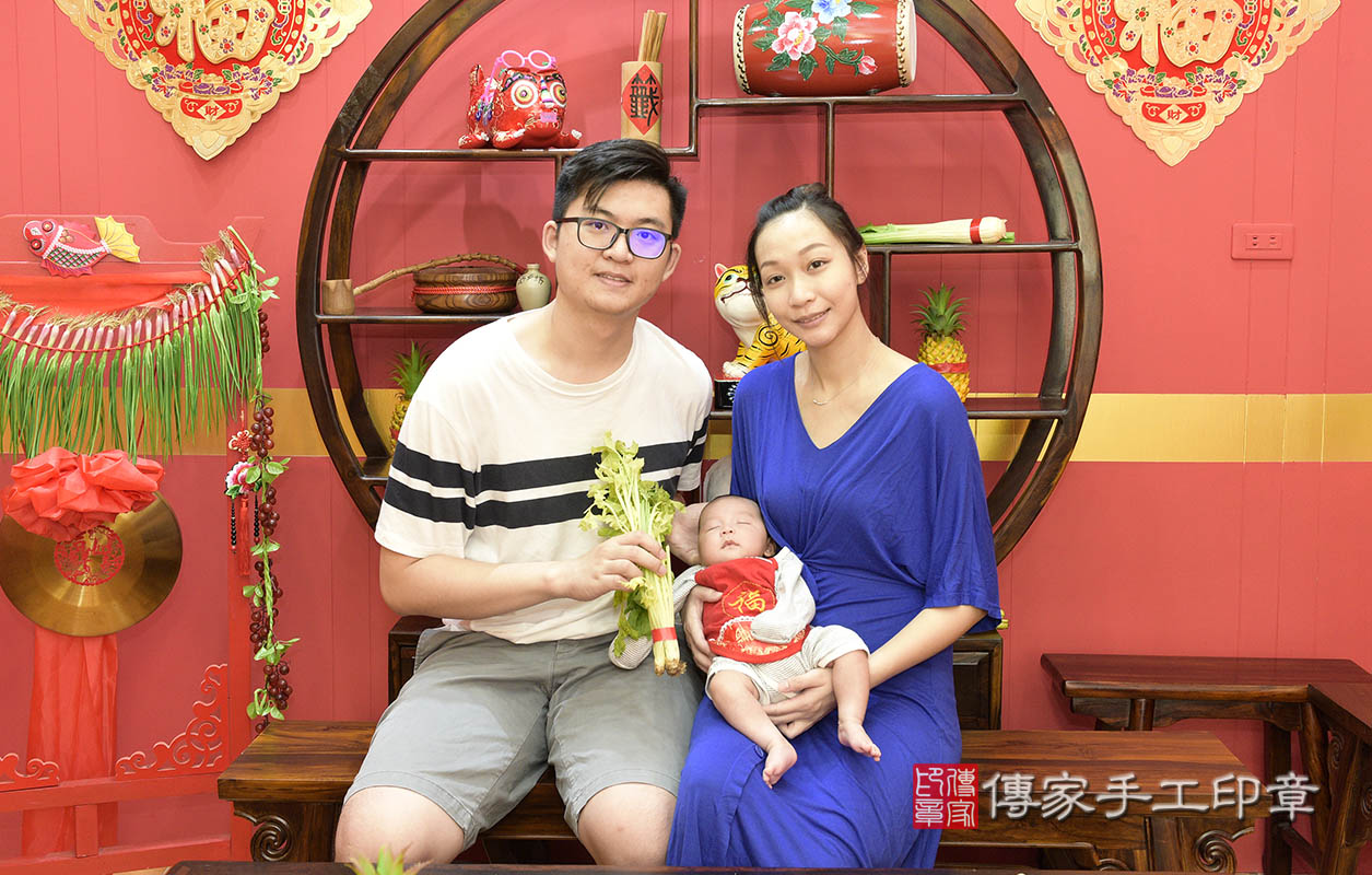希望寶寶未來可以健健康康，認真向上，聰明愛念書，當個小小模範生!