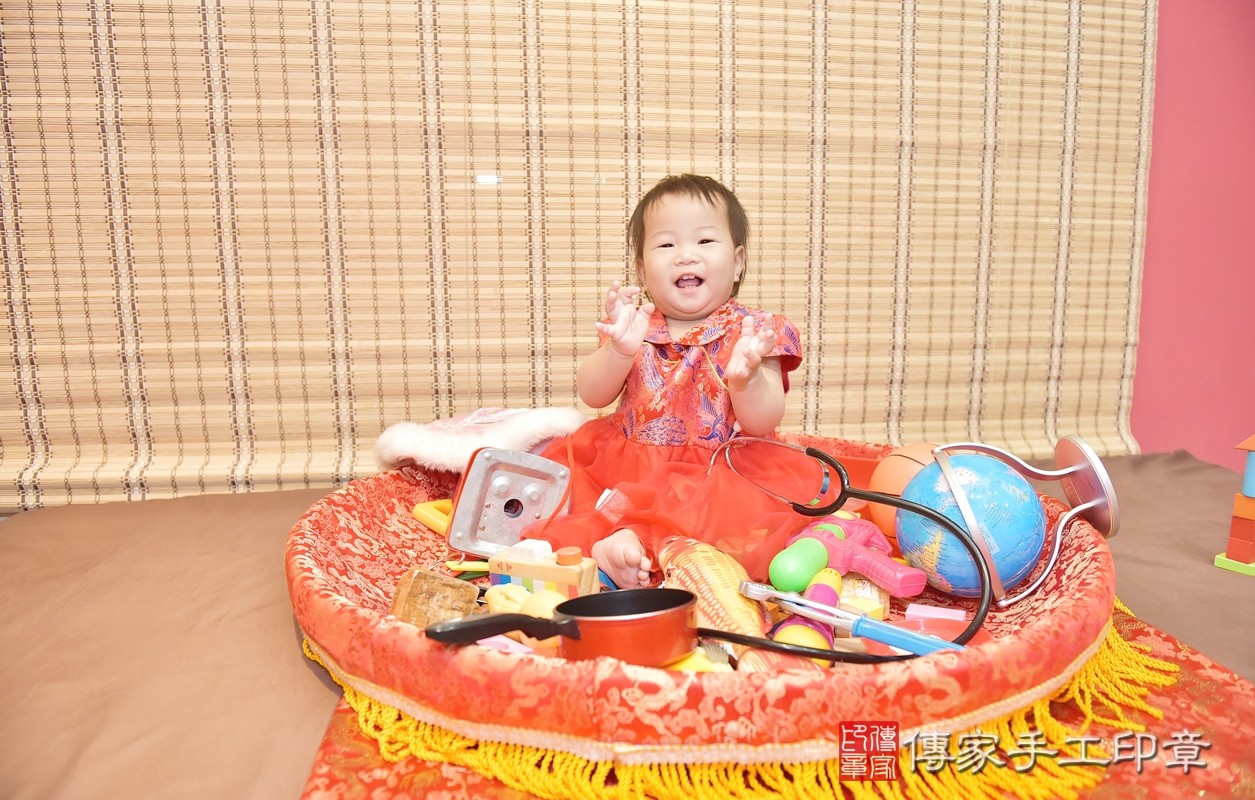 今天新竹市香山區彭寶寶周歲抓周活動和儀式，一切圓滿。