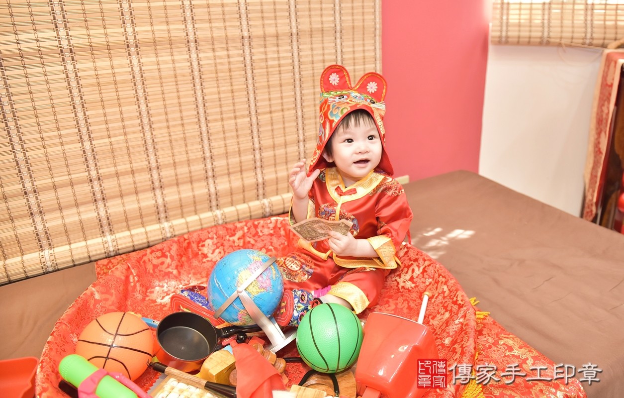 香山區周寶寶周歲抓周活動和儀式，一切圓滿。