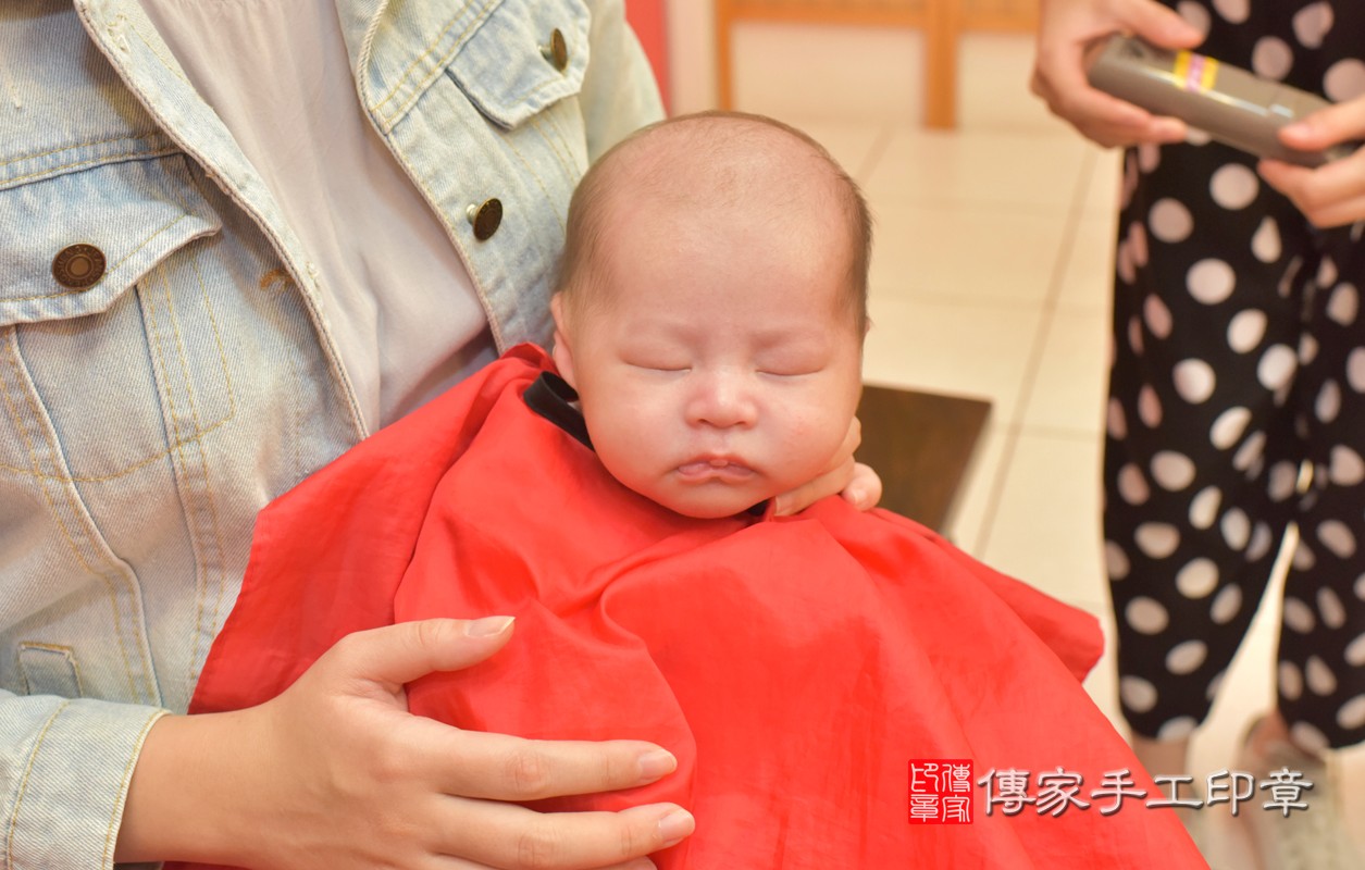 台中北區許寶寶滿月理髮