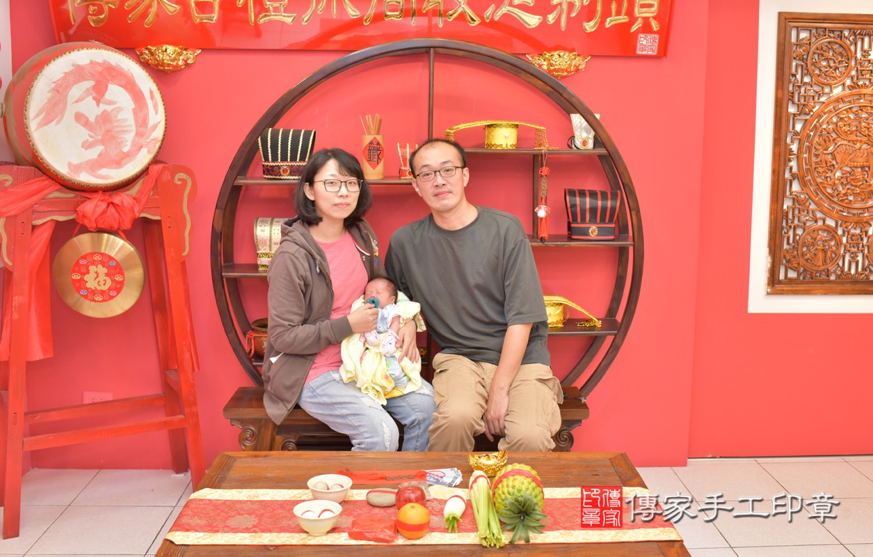 台中北區賴寶寶滿月理髮