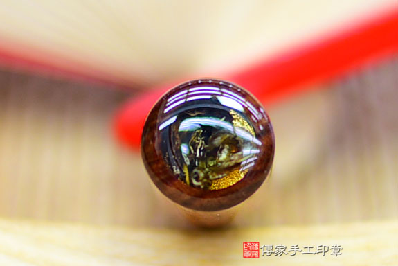 電腦刻印章:紅紫檀木臍帶章實際成品、印章作品分享、紅紫檀木印章材質介紹。(臍帶印章、肚臍章、肚臍印章,胎毛印章,一圓一方)傳家手工印章桃園店。2021.08.11 電腦刻印章:紅紫檀木臍帶章實際成品、印章作品分享、紅紫檀木印章材質介紹。(臍帶印章、肚臍章、肚臍印章,胎毛印章,一圓一方)傳家手工印章桃園店。2021.08.11