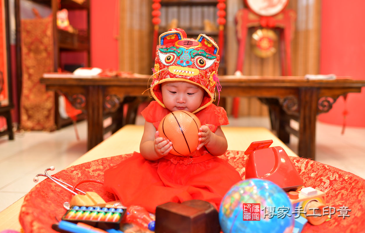 鳳山區張寶寶周歲抓周活動和儀式，一切圓滿。