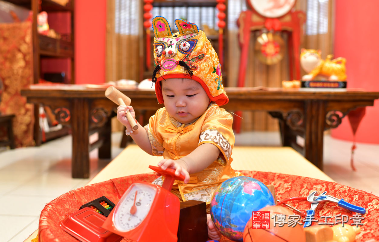 王寶寶周歲抓周活動和儀式，一切圓滿。