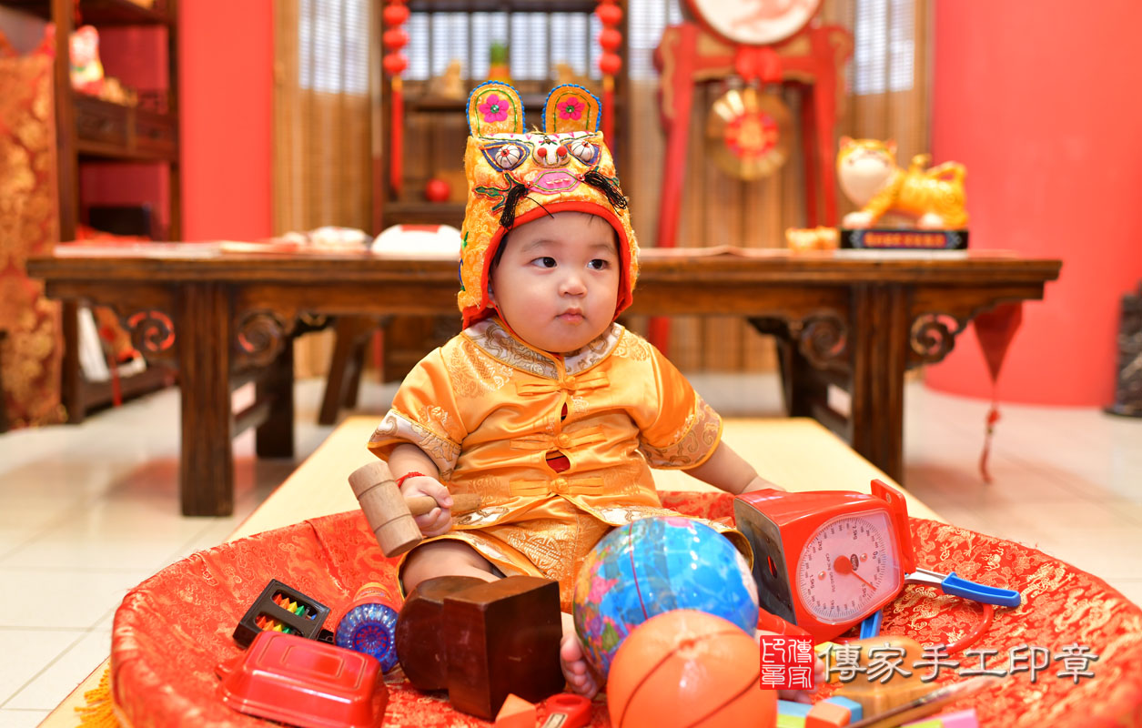 王寶寶周歲抓周活動和儀式，一切圓滿。