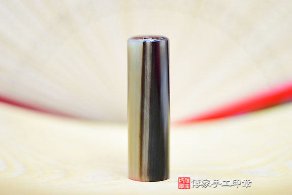 電腦刻印章:赤牛角臍帶章實際成品、印章作品分享、赤牛角印章材質介紹。(臍帶印章、肚臍章、肚臍印章,胎毛印章,一圓一方)傳家手工印章桃園店。2021.09.22 電腦刻印章:赤牛角臍帶章實際成品、印章作品分享、赤牛角印章材質介紹。(臍帶印章、肚臍章、肚臍印章,胎毛印章,一圓一方)傳家手工印章桃園店。2021.09.22