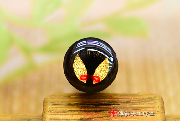 電腦刻印章:玫瑰黑檀木臍帶章實際成品、印章作品分享、玫瑰黑檀木印章材質介紹。(臍帶印章、肚臍章、肚臍印章,胎毛印章,一圓一方)傳家手工印章桃園店。2021.12.08 電腦刻印章:玫瑰黑檀木臍帶章實際成品、印章作品分享、玫瑰黑檀木印章材質介紹。(臍帶印章、肚臍章、肚臍印章,胎毛印章,一圓一方)傳家手工印章桃園店。2021.12.08