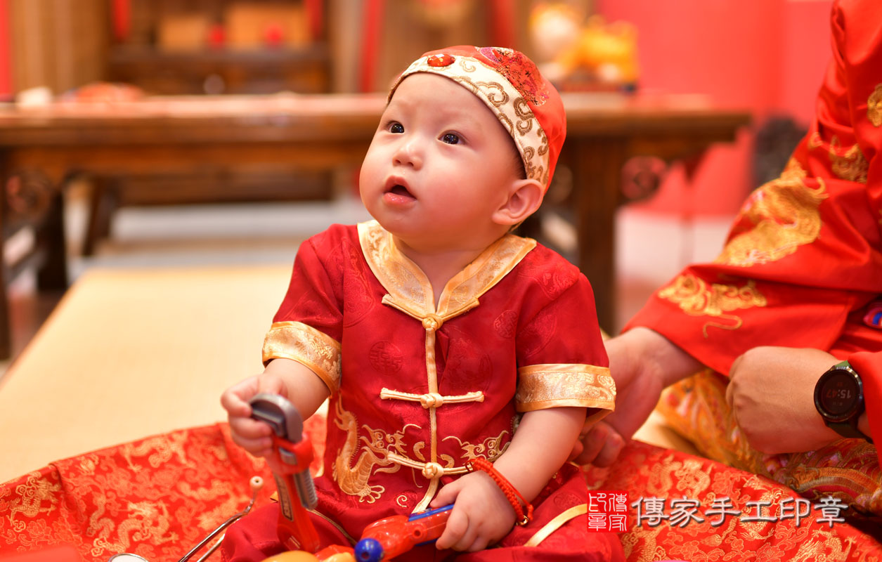 鳳山區陳寶寶周歲抓周活動和儀式，一切圓滿。