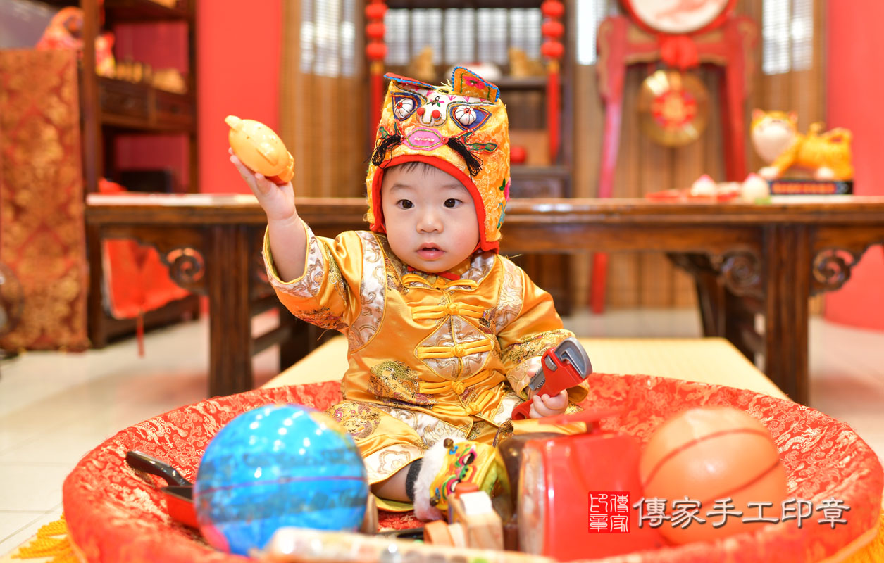 鳳山區孫寶寶周歲抓周活動和儀式，一切圓滿。