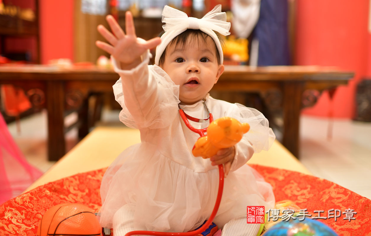 鳳山區李寶寶周歲抓周活動和儀式，一切圓滿。