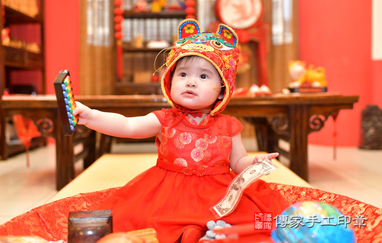 鳳山區張簡寶寶周歲抓周活動和儀式，一切圓滿。