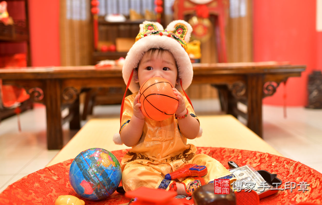鳳山區游寶寶周歲抓周活動和儀式，一切圓滿。