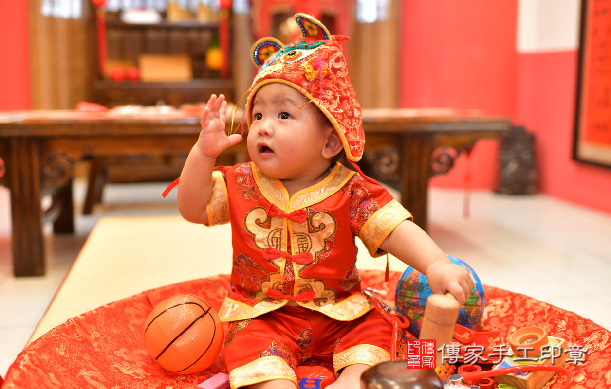 鳳山區陳寶寶周歲抓周活動和儀式，一切圓滿。