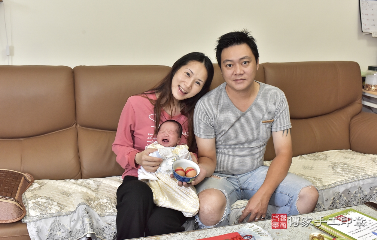 剃胎毛、滿月剃頭、嬰兒剃頭、嬰兒理髮、嬰兒剃髮、嬰兒剃胎毛、嬰兒滿月剃頭、郭寶寶剃頭、剃胎毛儀式、剃胎毛吉祥話、滿月剃頭儀式、滿月剃頭吉祥話、郭寶寶剃胎毛、郭寶寶滿月剃頭理髮、 新北市淡水區剃胎毛、新北市淡水區滿月剃頭、新北市淡水區嬰兒剃頭剃胎毛、新北市淡水區嬰兒理髮、新北市嬰兒剃髮、 郭寶寶(新北市淡水區到府嬰兒郭寶寶滿月剃頭理髮、到府嬰兒剃胎毛儀式吉祥話)。到府剃頭剃胎毛主持、專業拍照、DVD光碟、證書。★購買「臍帶章、肚臍章、胎毛筆刷印章」贈送：剃頭、收涎、抓周，三選一。2021.10.27照片4